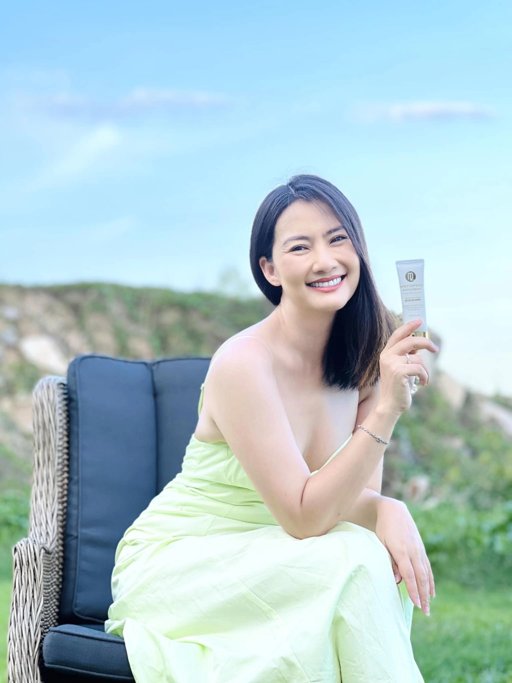 Nhan sắc không tuổi khiến hỏi mãi diễn viên Ngọc Lan sinh năm nào