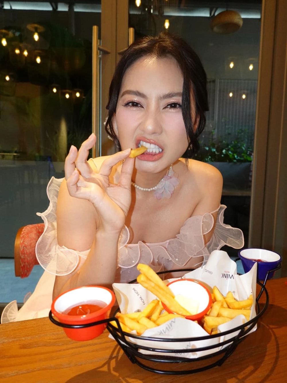 Khoảnh khắc đậm chất điện ảnh của Ngọc Lan diễn viên điện ảnh