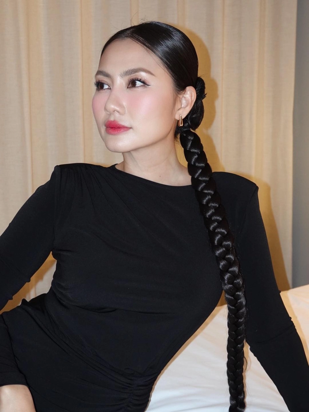 Ảnh hậu trường thân thiết giữa Ngọc Lan Lê Bê La