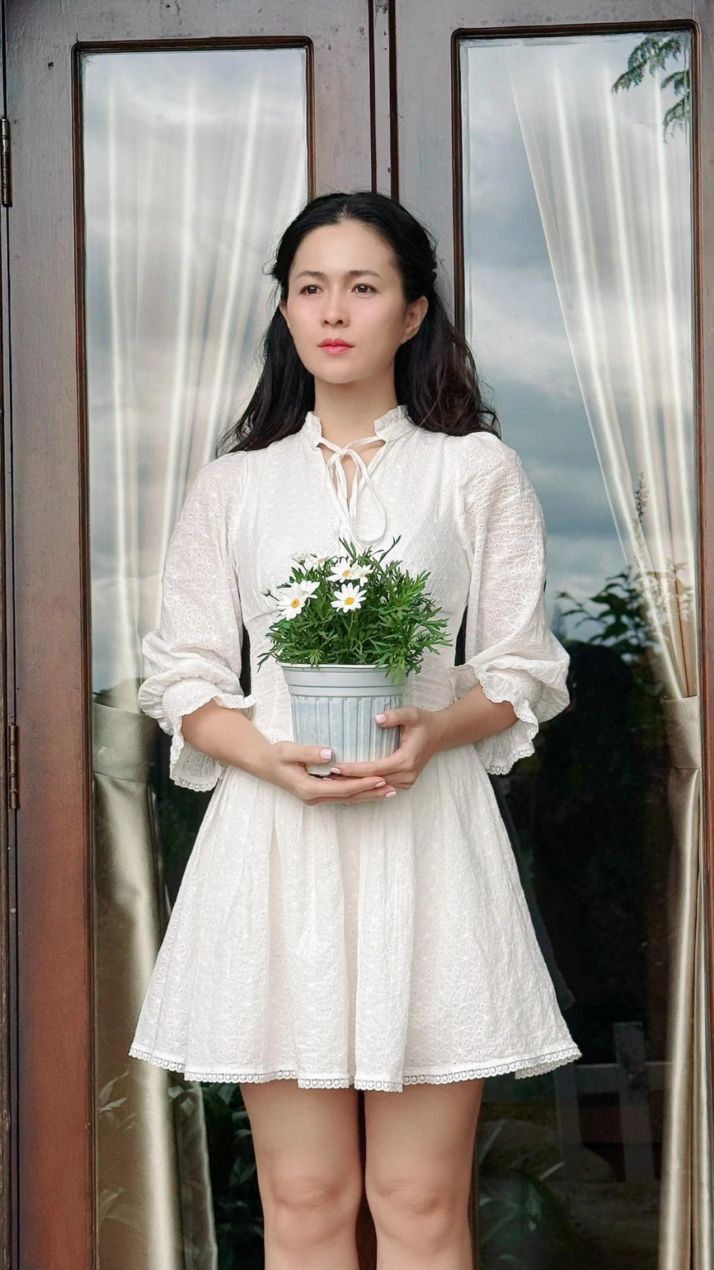 Ảnh mới khiến nhiều người hỏi diễn viên Thùy Trang năm nay bao nhiêu tuổi