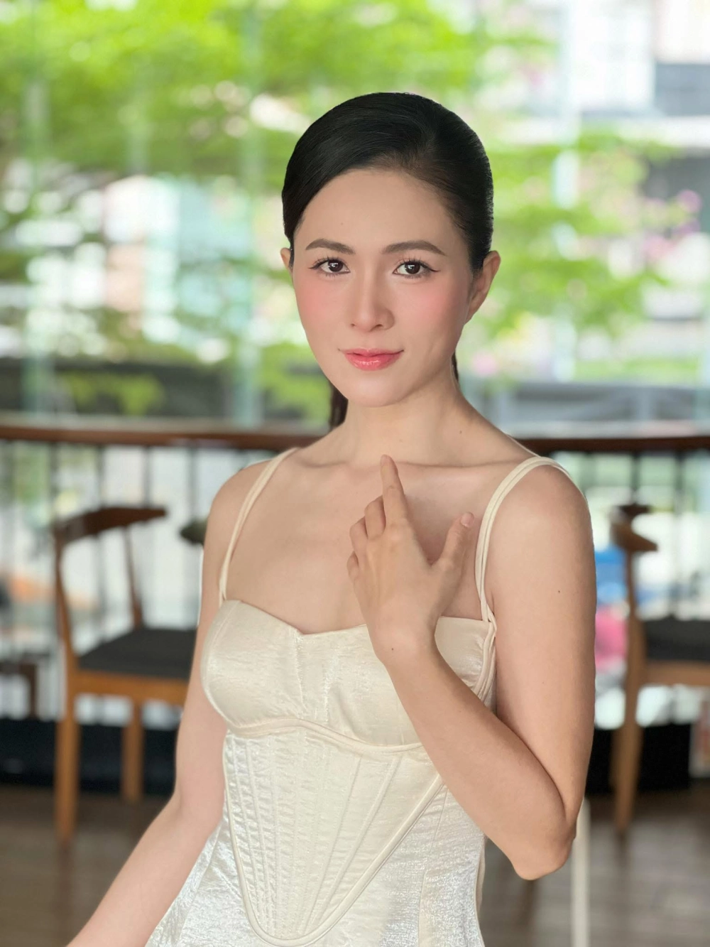 Ảnh tình cảm đời thường giữa chồng diễn viên Thùy Trang