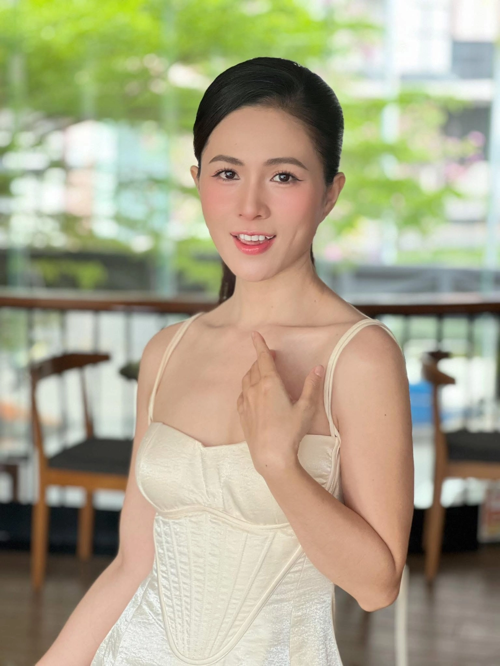 Cập nhật hình ảnh mới trên diễn viên Thùy Trang facebook