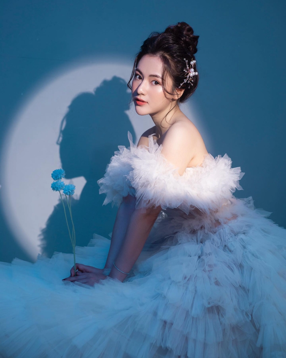 Visual duyên dáng nổi bật của diễn viên Vũ Việt Hoa