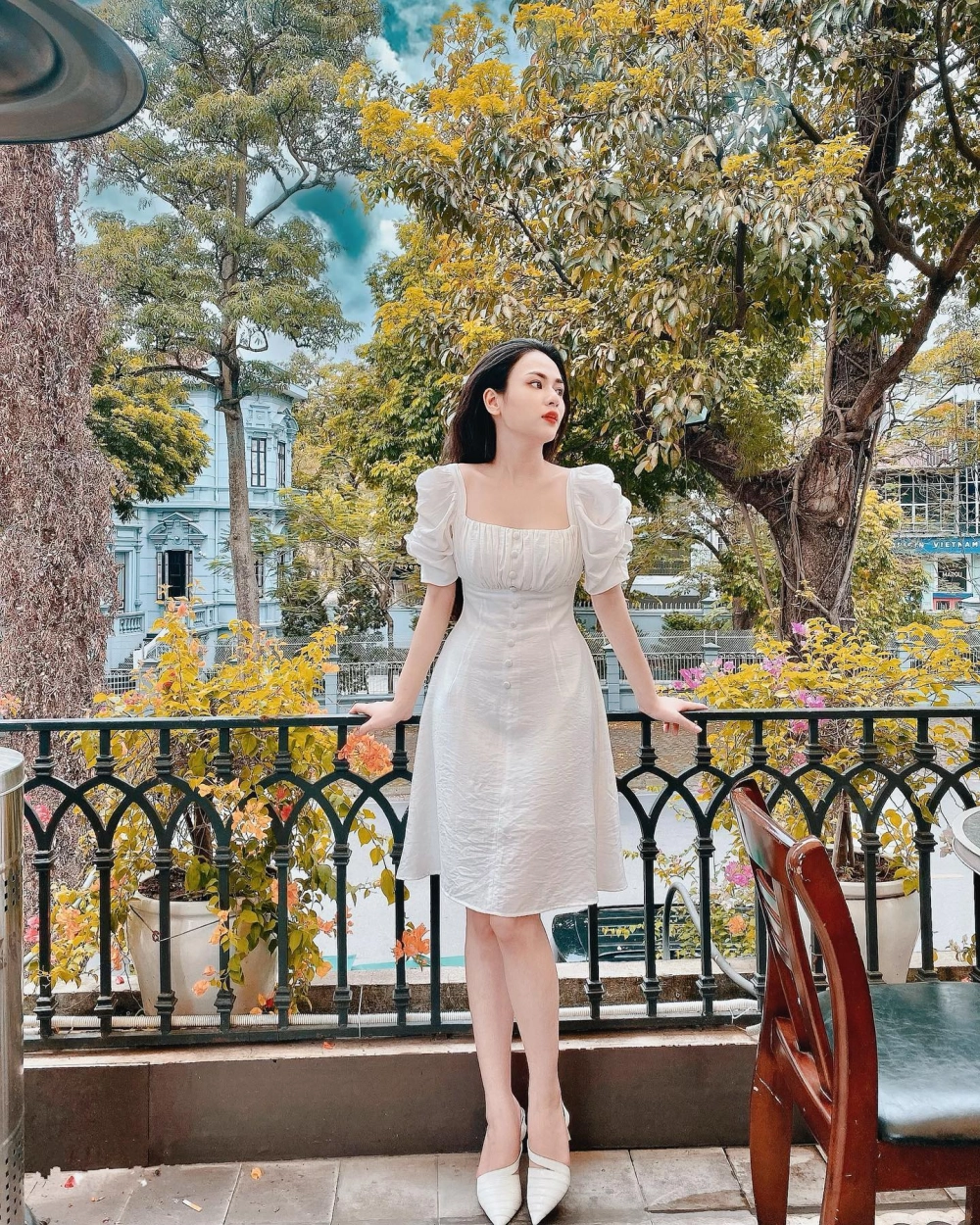Khoảnh khắc viên mãn sau khi diễn viên Việt Hoa sinh con