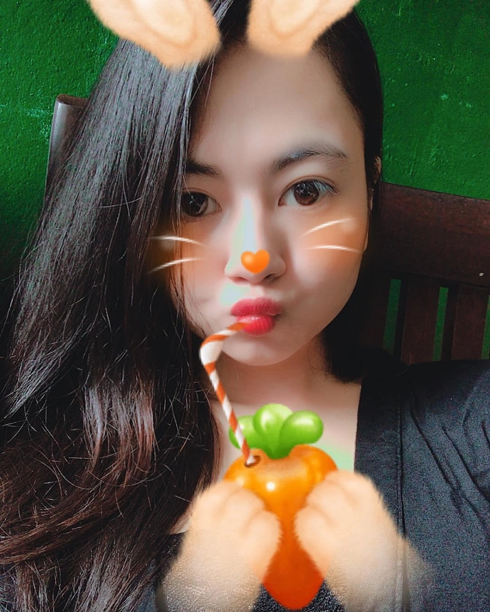 Khoảnh khắc quý phái của diễn viên phim Hoa Vương Việt Nam