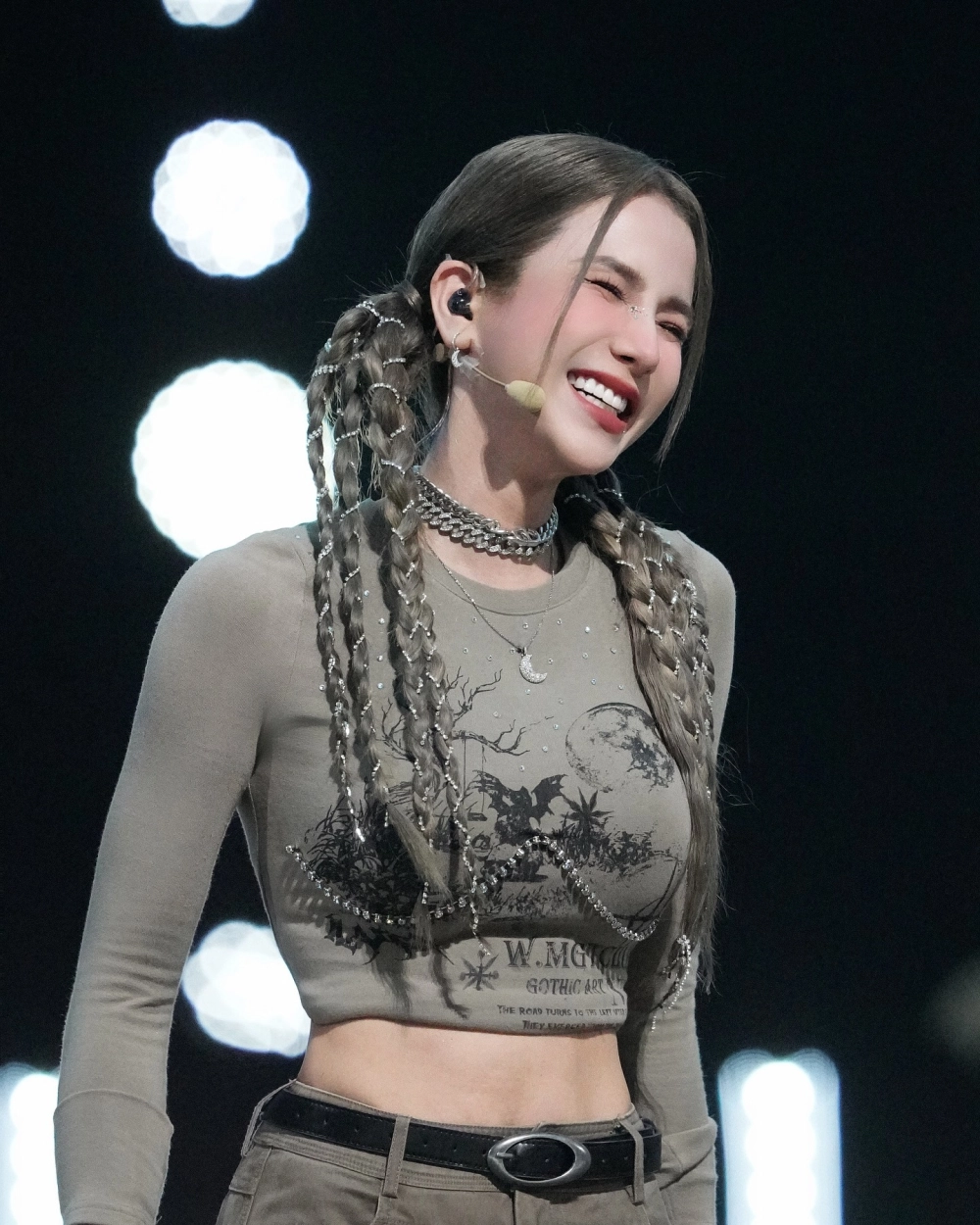 Góc thần thái khi đảm nhiệm vai diễn diễn viên Diệp Lâm Anh