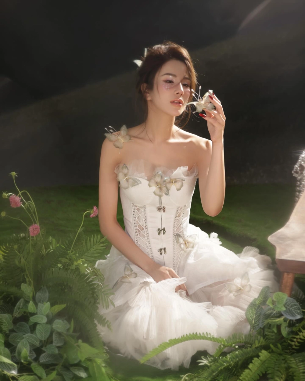 Góc sân khấu ấn tượng từ ca sĩ Diệp Lâm Anh