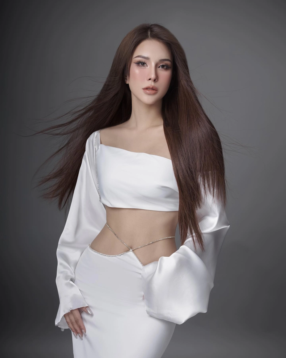 Ảnh cận cảnh trong lúc Diệp Lâm Anh livestream thu hút fan