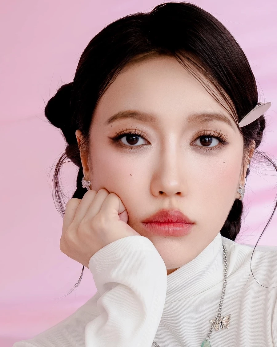 Khoảnh khắc tự nhiên gây thiện cảm của Diệu Nhi mặt mộc