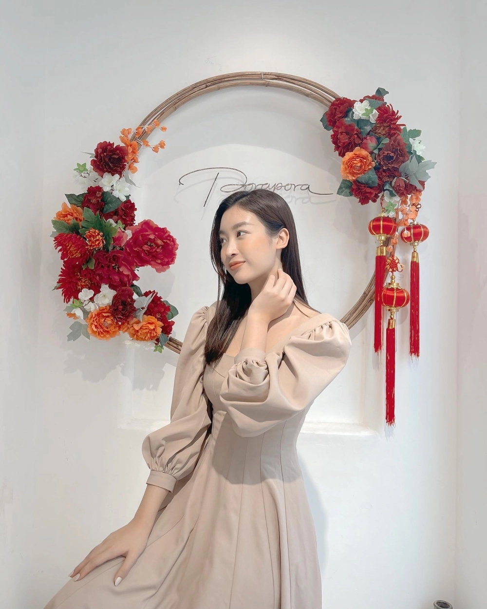 Ảnh đời thường của hoa hậu Mỹ Linh vẫn rạng rỡ và tinh tế