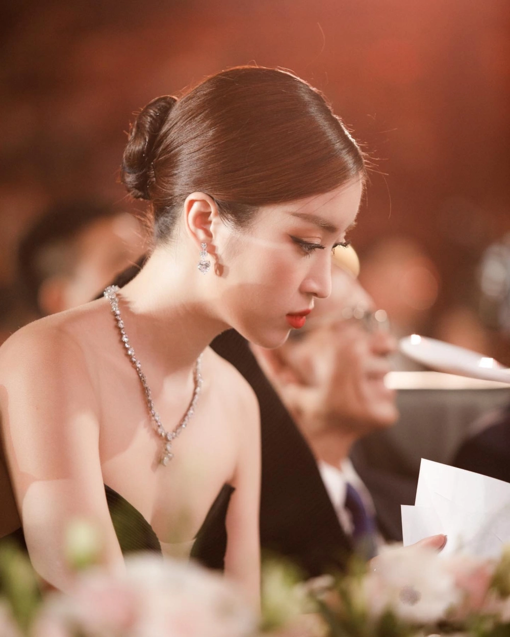 Bạn có biết Đỗ Mỹ Linh sinh năm 1996 và là hoa hậu Việt Nam 2016?