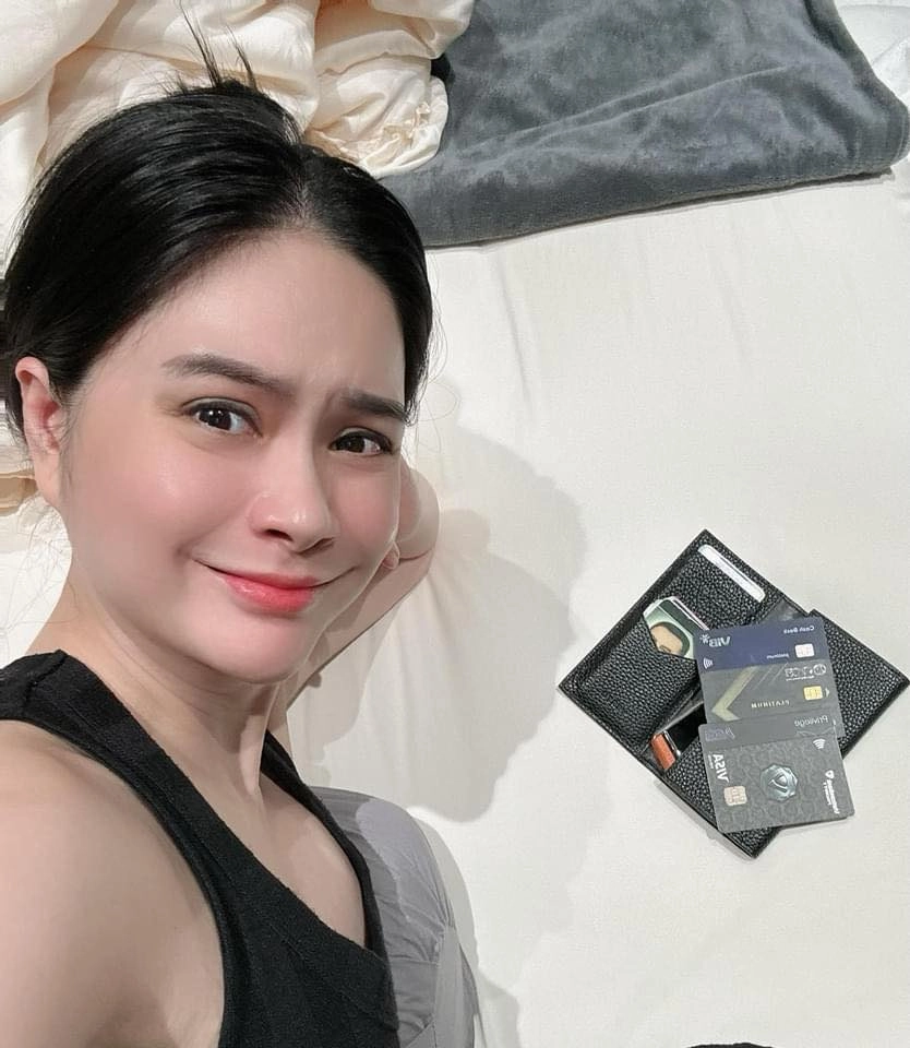 Hình ảnh chỉn chu giữa lùm xùm Đoàn Di Băng phông bạt