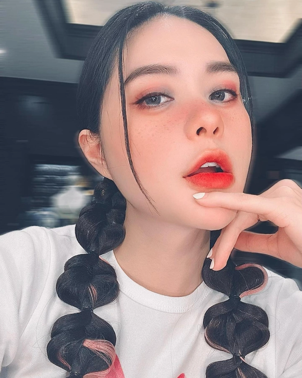 Ảnh gần gũi khiến fan tìm kiếm Đoàn Di Băng tên thật