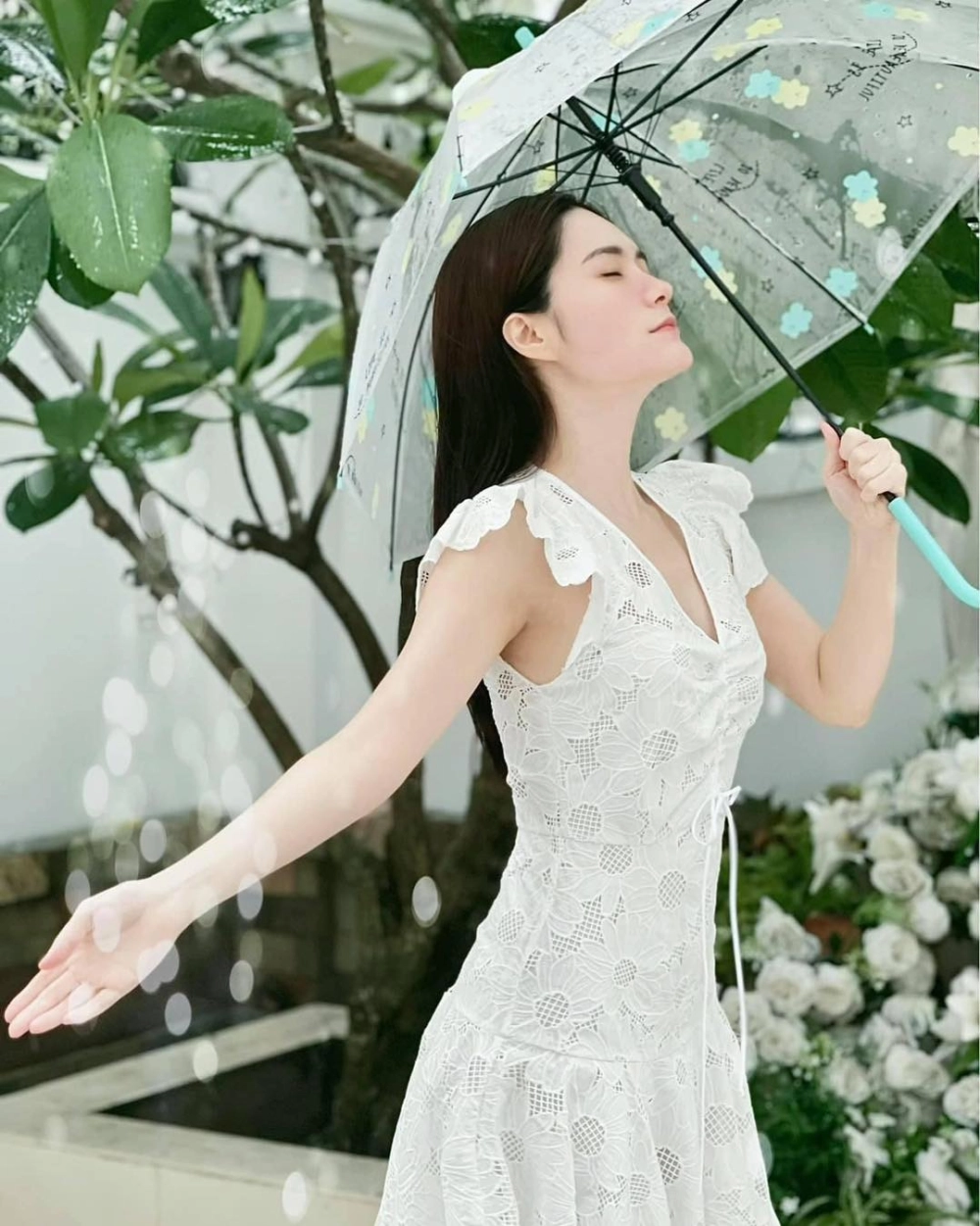 Visual lạnh lùng giữa lùm xùm đa cấp lô hội Đoàn Di Băng