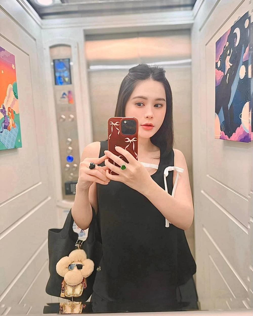 Khoảnh khắc mẹ con khiến nhiều người hỏi Đoàn Di Băng có mấy con