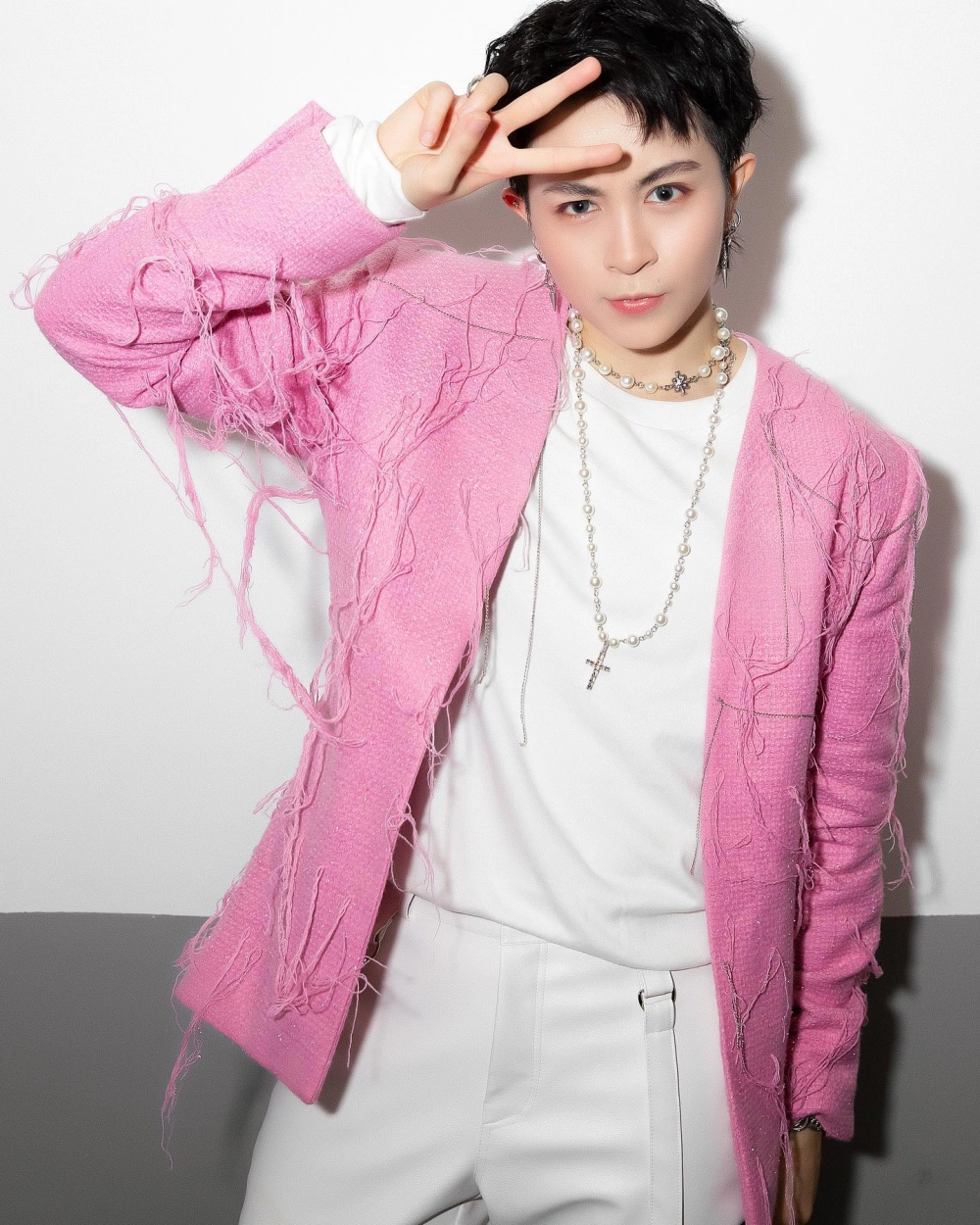 Ảnh hậu trường làm việc cùng nhóm nhạc Gil Lê