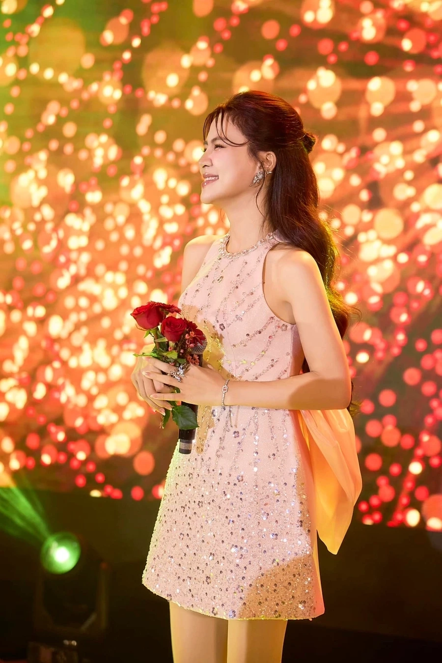 Ảnh nghệ thuật cho MV Lời tạm biệt chưa nói Hà Nhi