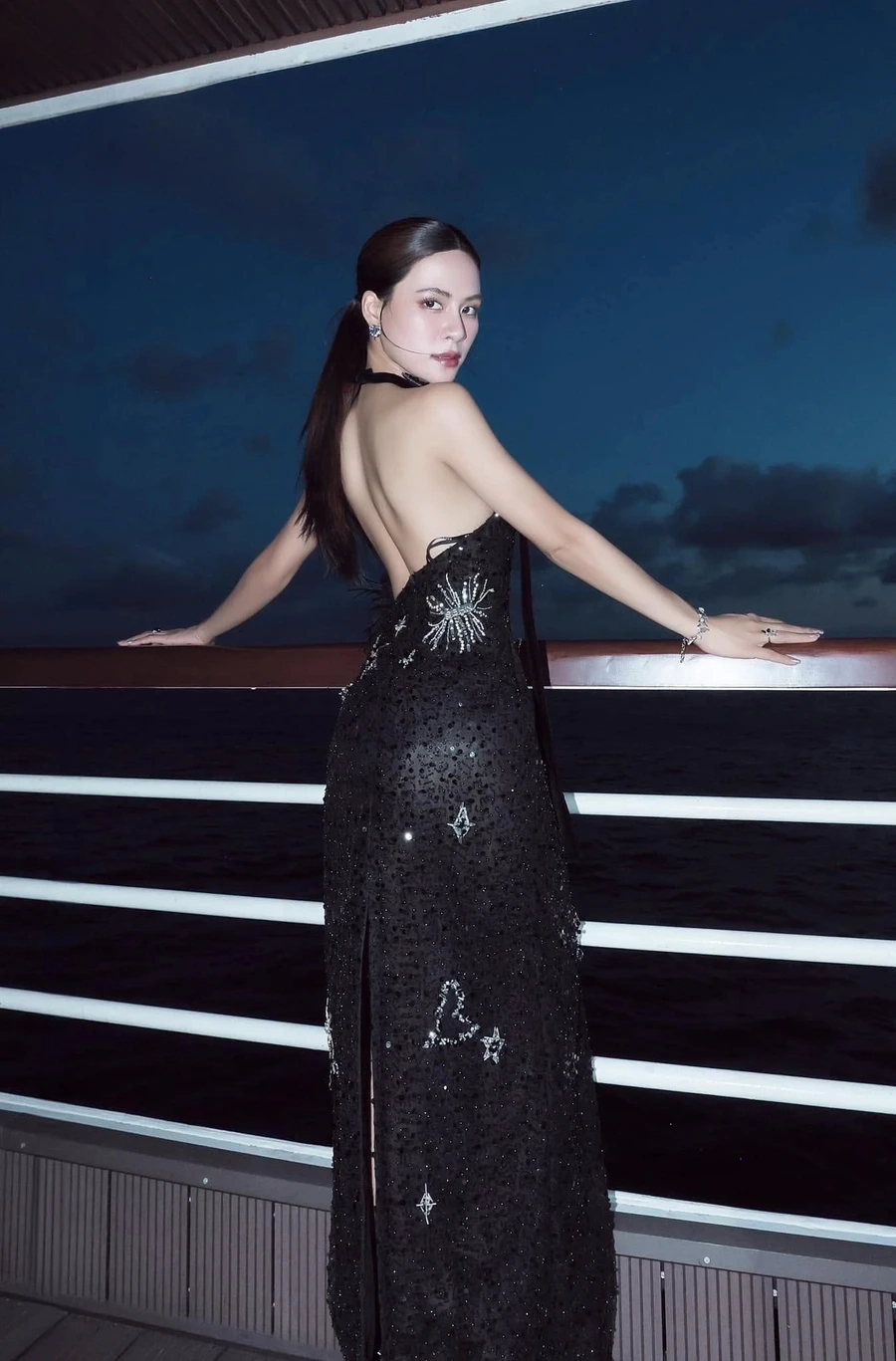 Tổng hợp những hình ảnh tiêu biểu cho các bài hát trong Hà Nhi