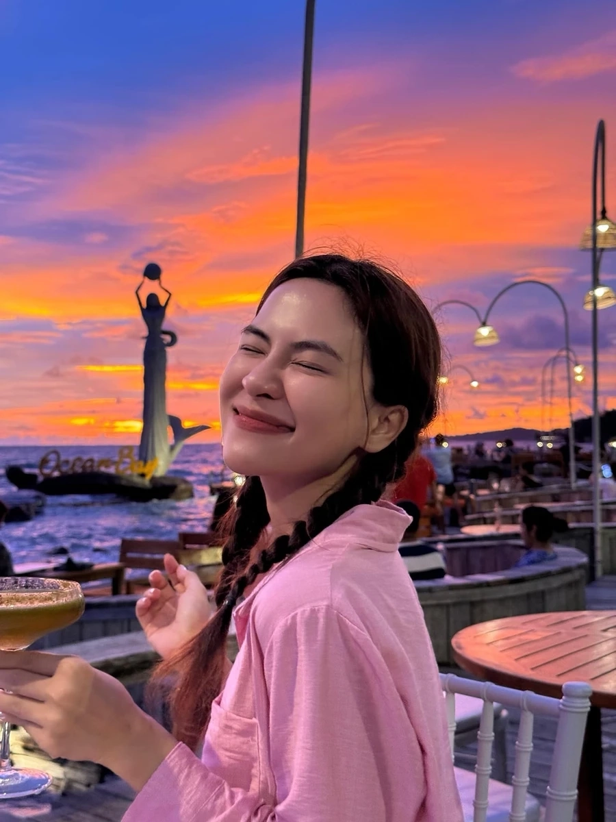 Bìa tổng hợp các hit nổi bật trong playlist Hà Nhi