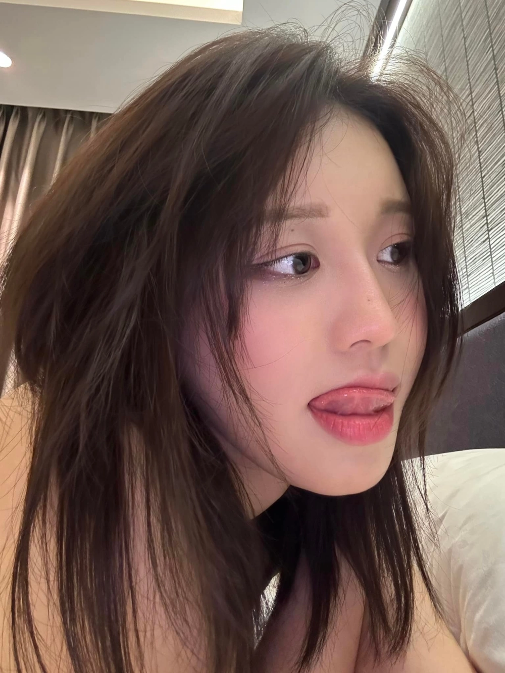 Ảnh gợi cảm xúc từ lời bài hát Han Sara vì yêu là nhớ