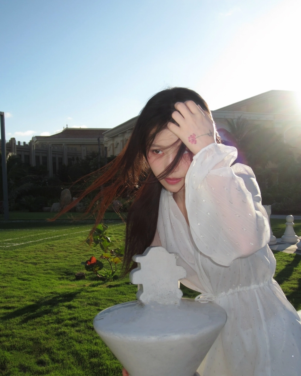 Thần thái bứt phá trong chương trình Han Sara The Heroes