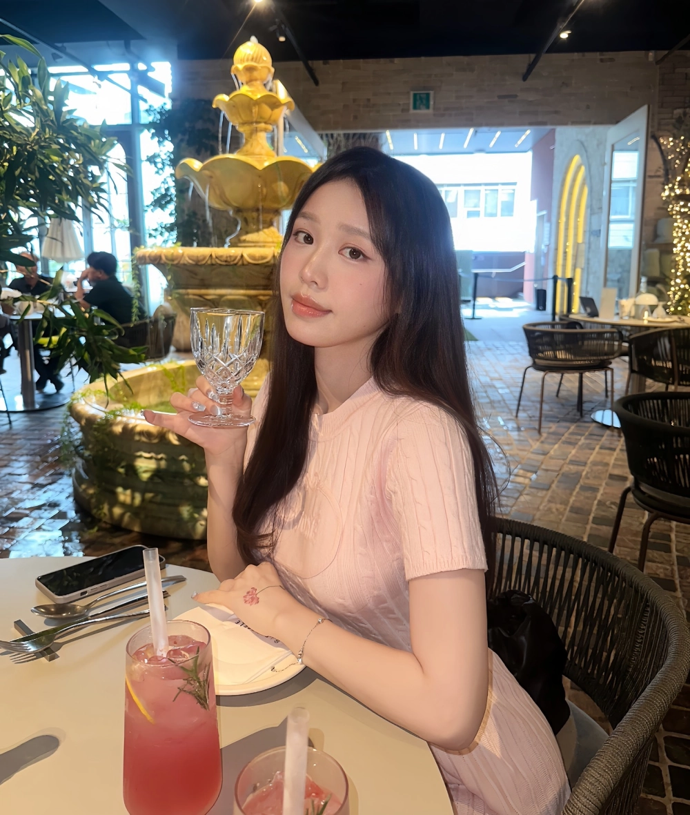 Góc ảnh kỷ niệm gợi nhớ Han Sara và Tùng Maru chia tay