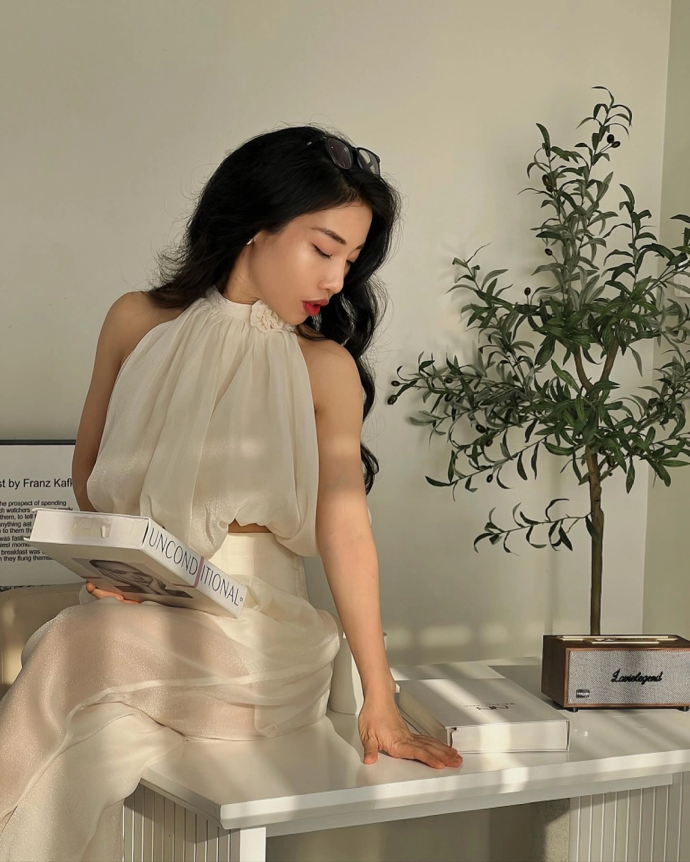 Visual ấn tượng từ MV mới nhất của Hằng BingBoong MV