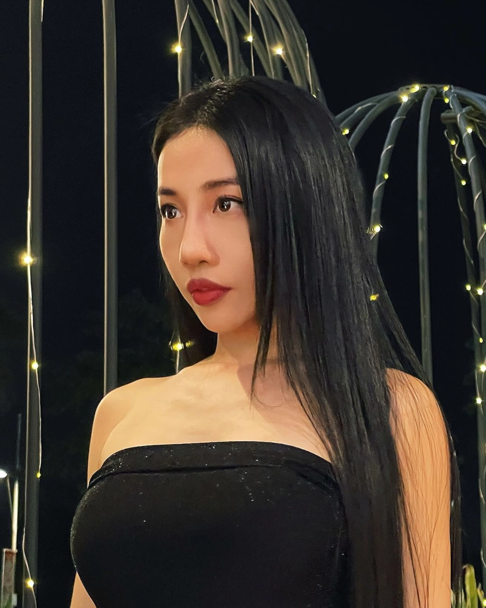 Khoảnh khắc sân khấu ấn tượng của ca sĩ Hằng BingBoong