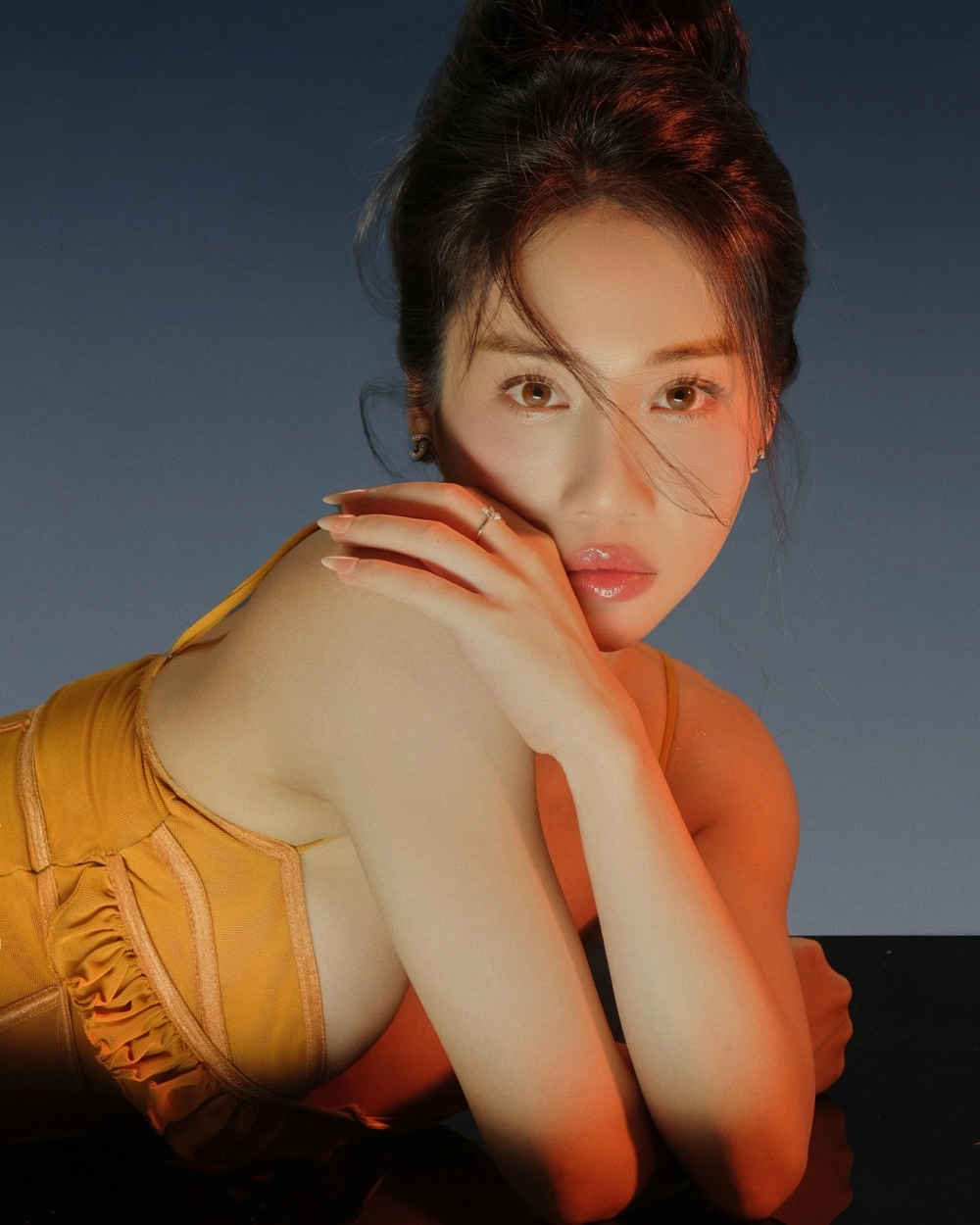 Ảnh hậu trường MV buồn da diết rời Hằng BingBoong