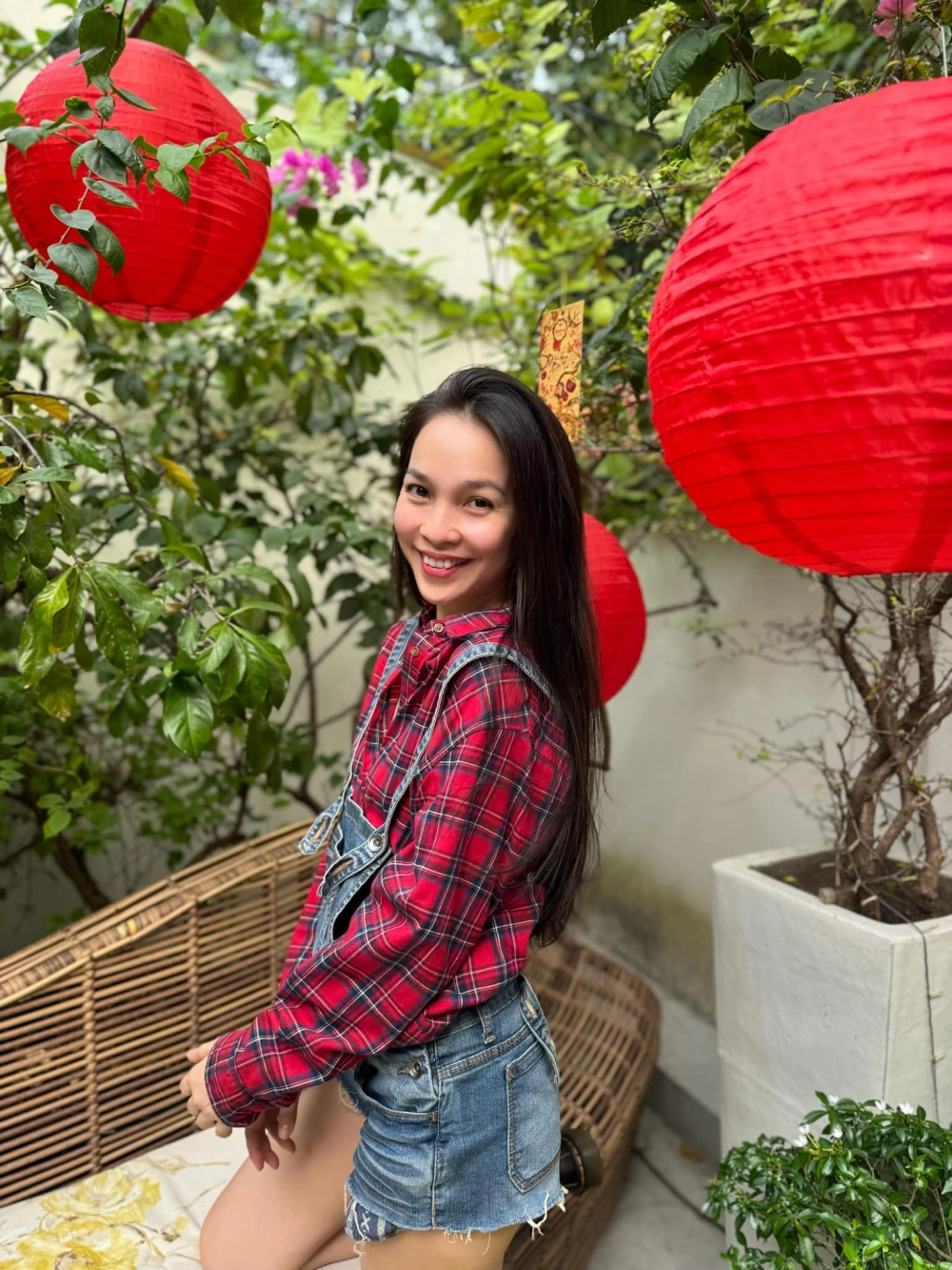 Nhan sắc như không tuổi khiến ai cũng thắc mắc Ca sĩ Hiền Thục sinh năm bao nhiêu