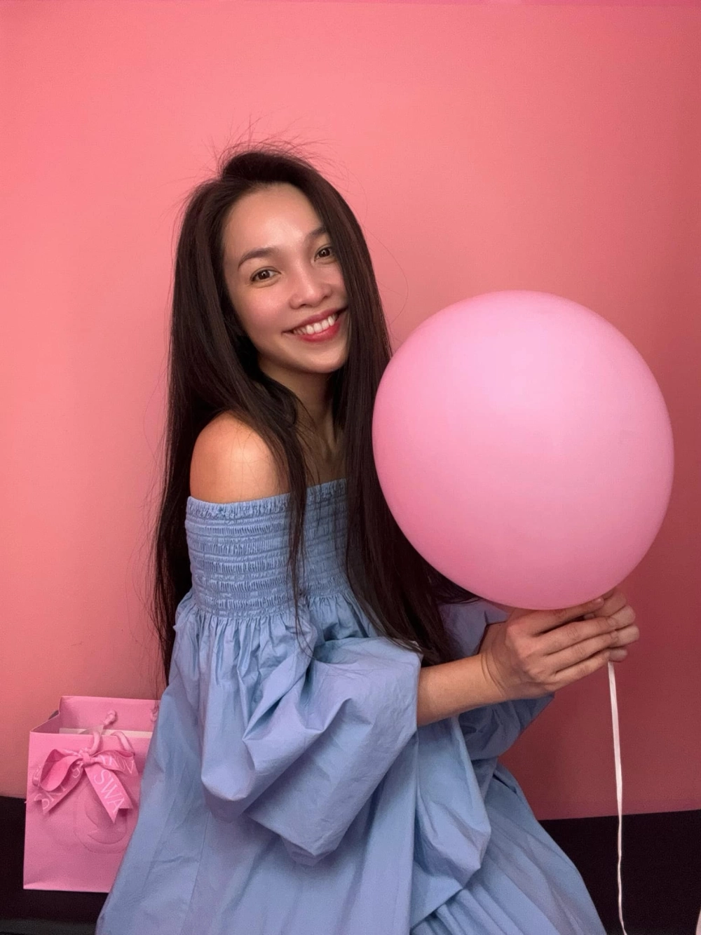 Góc ảnh ấm áp như chính lời bài hát Mẹ yêu con Hiền Thục