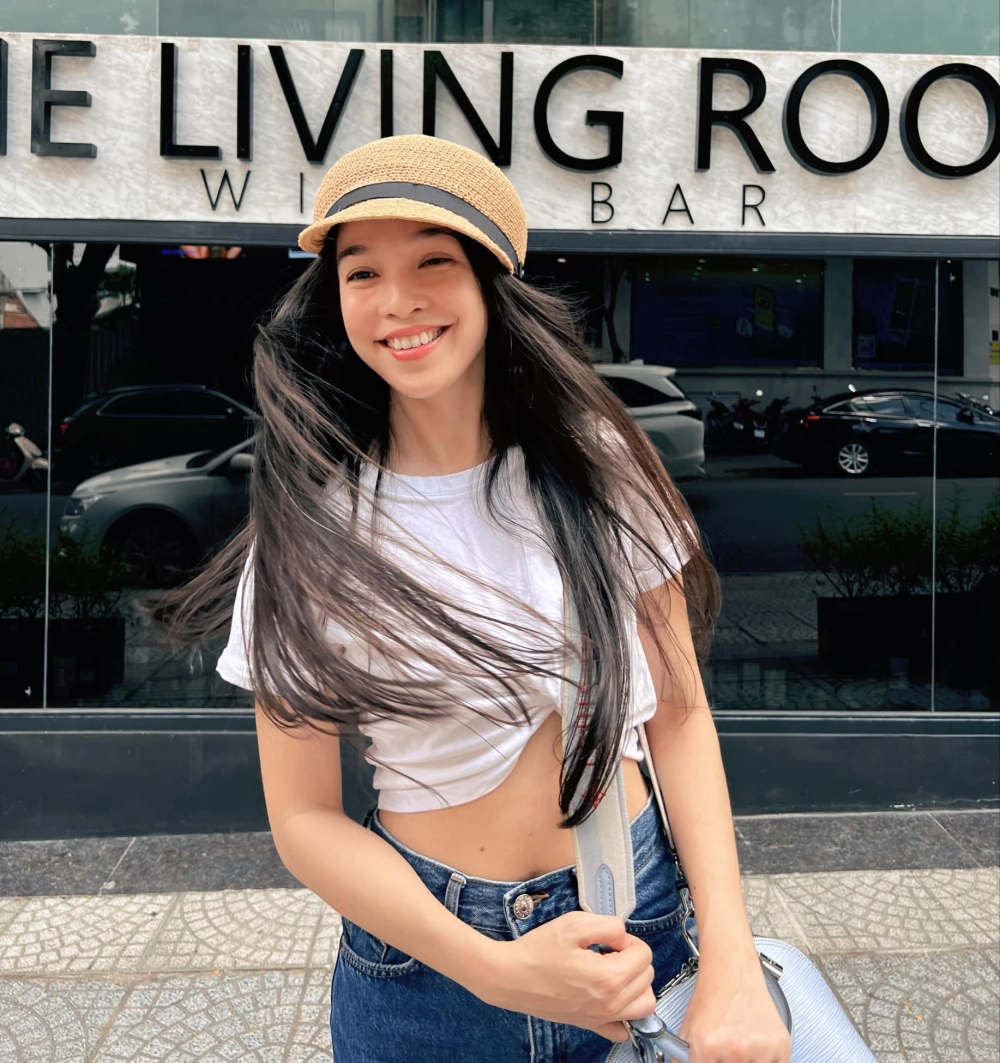 Không khí căng thẳng nhẹ nhàng của lời bài hát Hiền Thục điều em lo sợ