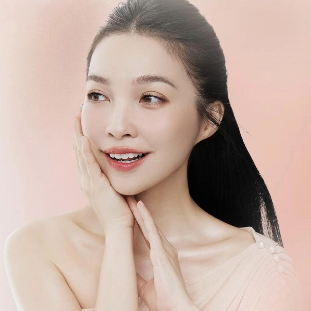 Tạo hình dịu dàng trong bản Sứ thanh hoa Hiền Thục