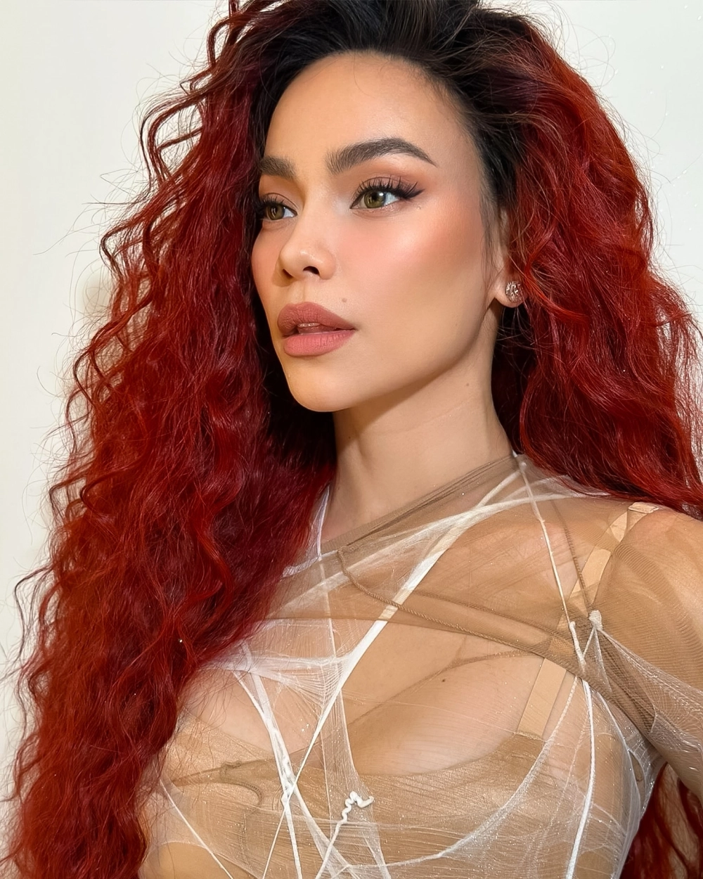 Chọn ảnh xúc cảm từ Hồ Ngọc Hà bài hát