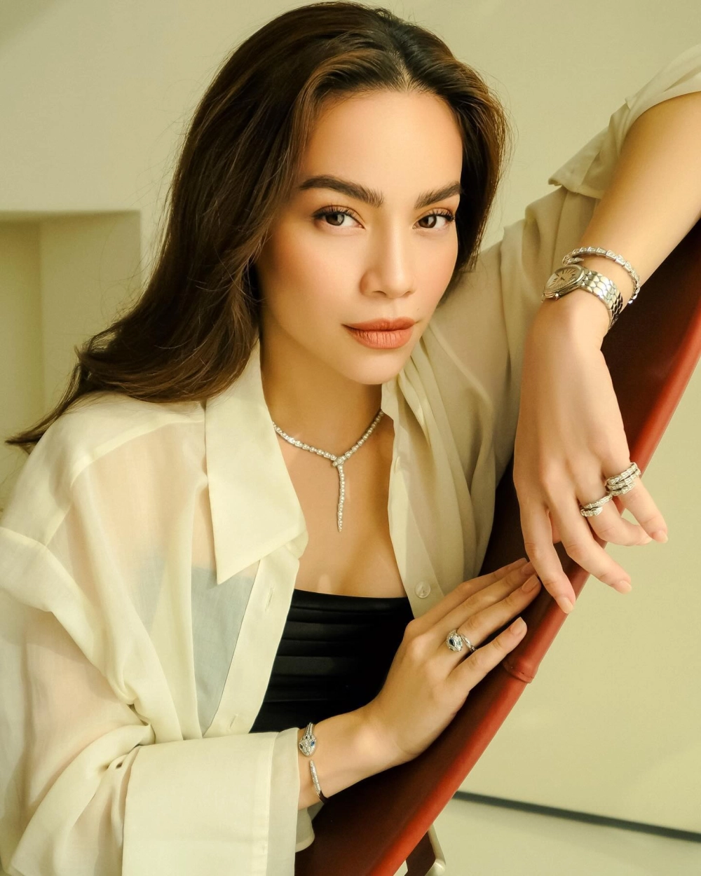 Bìa album phong cách độc đáo của album Hồ Ngọc Hà