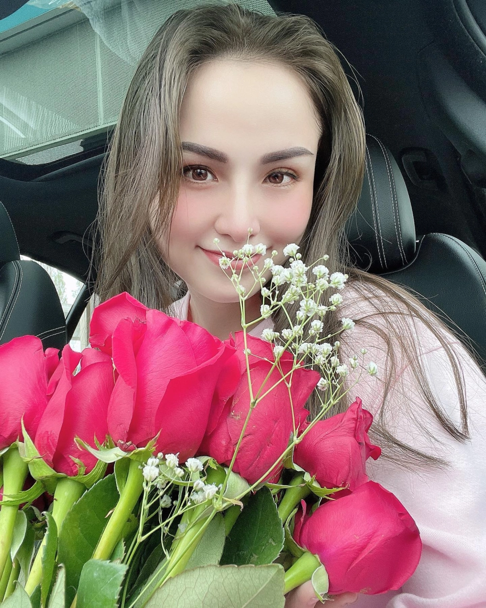 Thần thái tự tin và quyến rũ của hoa hau Diem Huong bikini