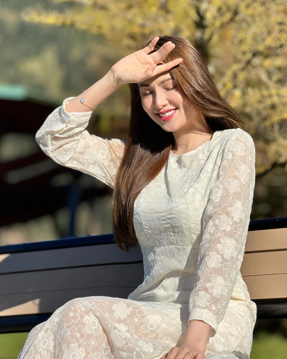 Nhầm tên không che lấp được nhan sắc hoa hậu Diẽm Hương