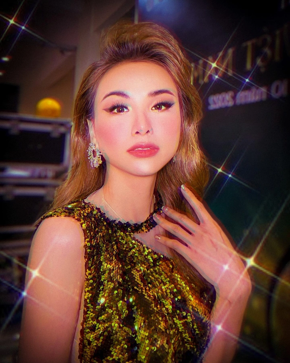 Visual mạnh mẽ của hoa hậu Diễm Hương ly hôn chồng