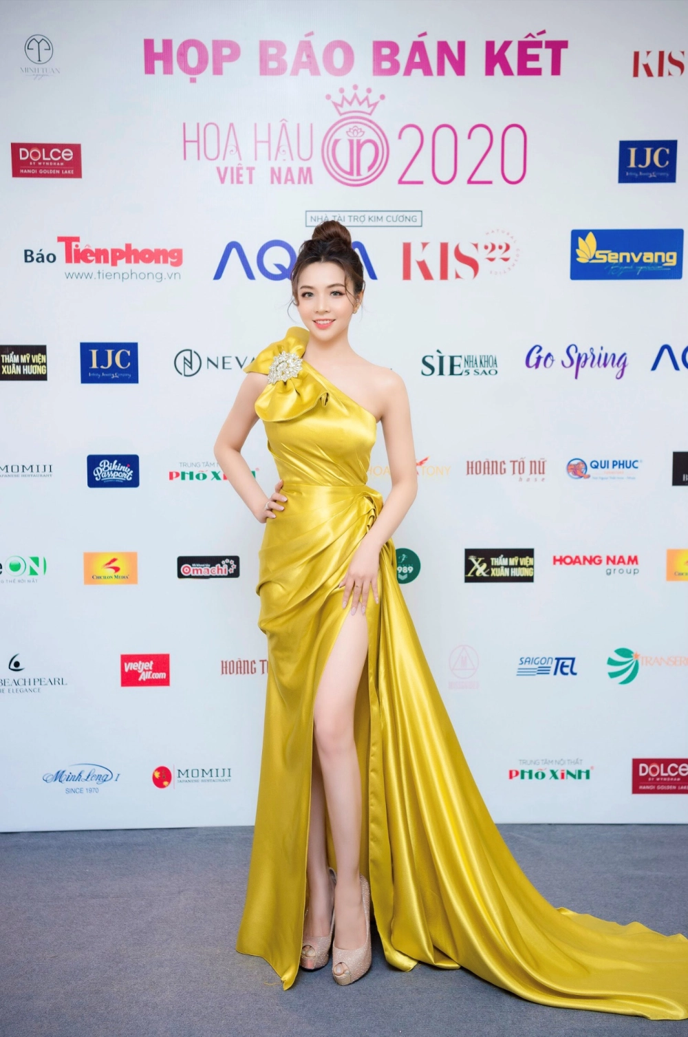 Giọng ca hoa hậu Kim Thoa mượt mà và giàu cảm xúc