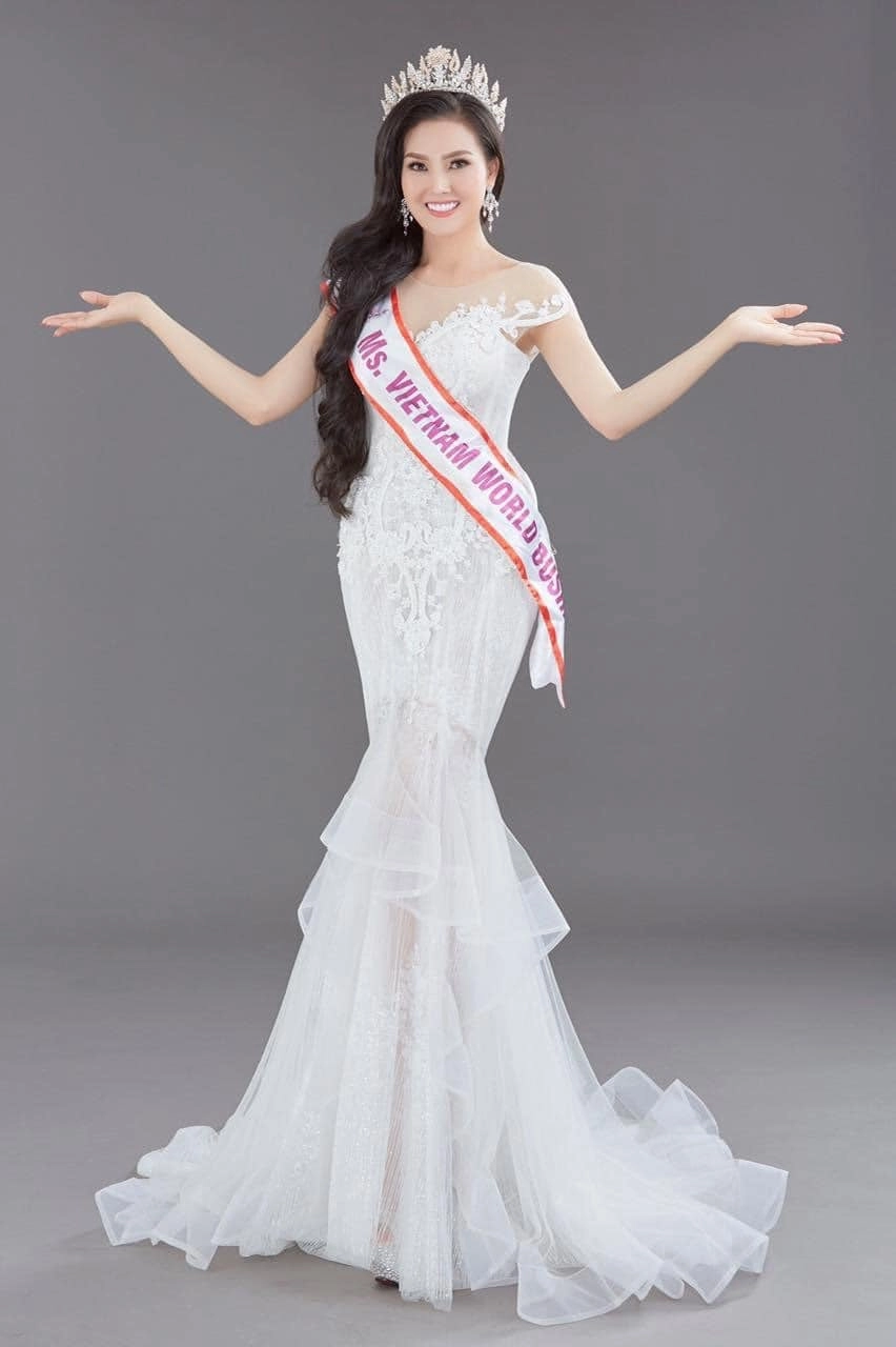 Chiều cao thật của hoa hậu Kim Thoa cao bao nhiêu khiến nhiều người bất ngờ