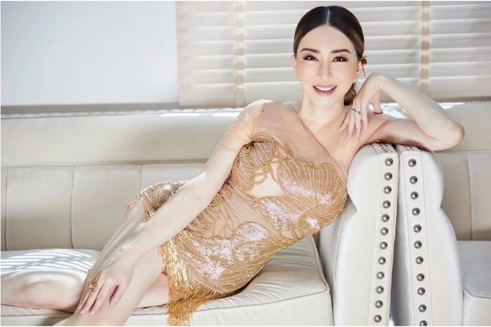 Tiếng hát hoa hậu Kim Thoa truyền cảm và ngọt ngào qua từng ca khúc