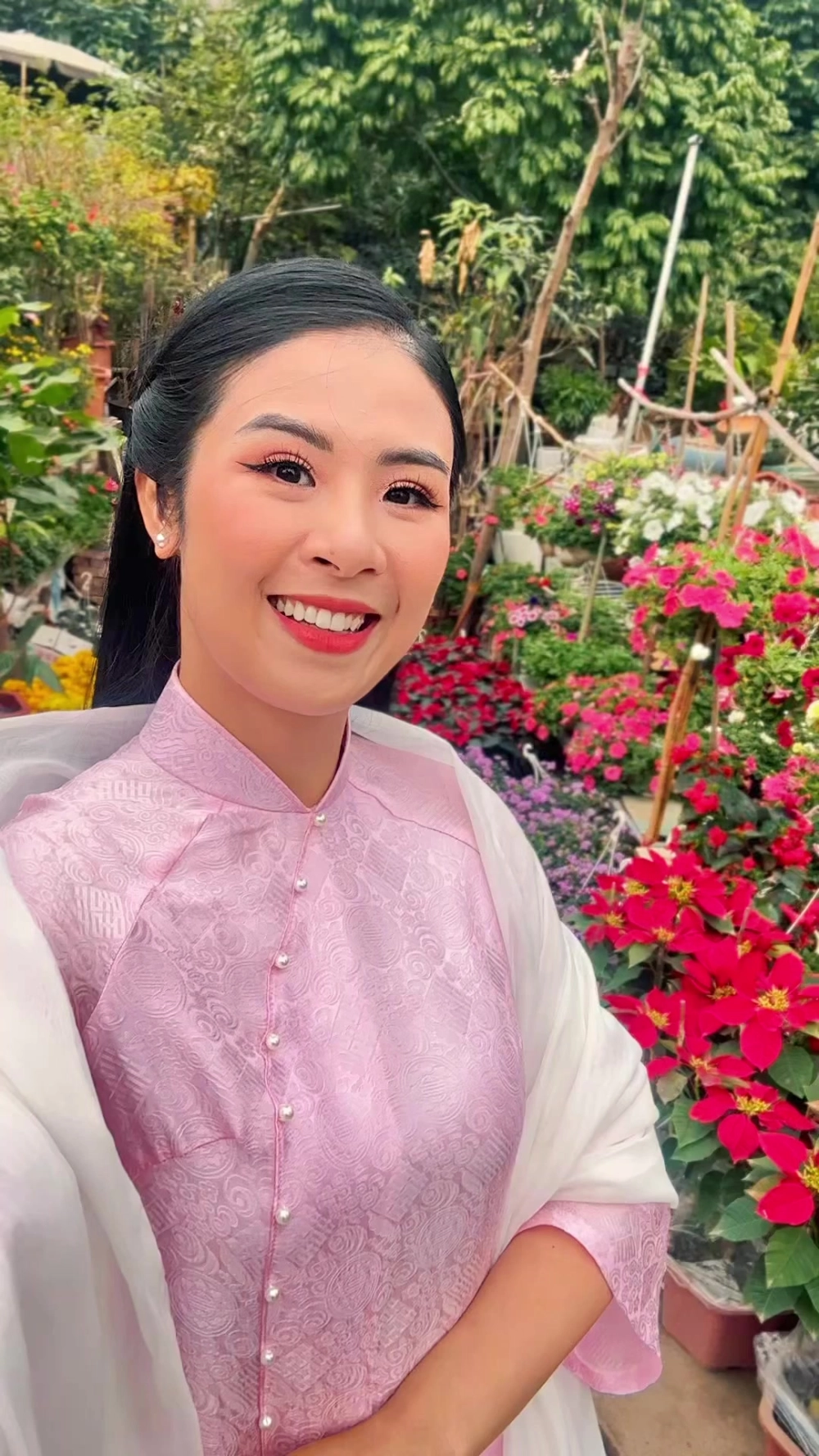 Vẻ đẹp viên mãn trong ngày hoa hậu Ngọc Hân cưới