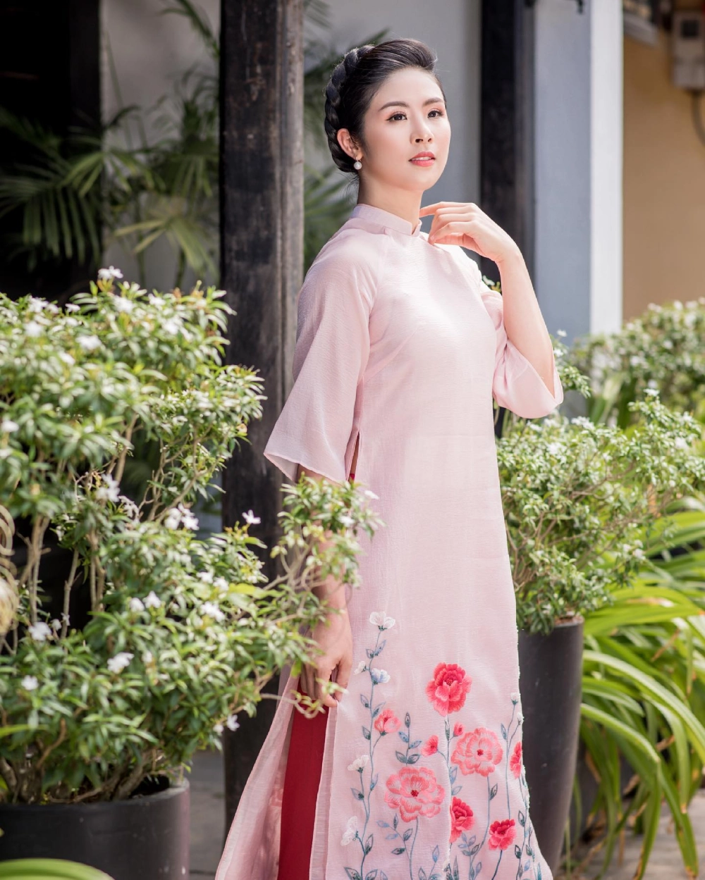 Thiết kế nổi bật từ bộ sưu tập áo dài Ngọc Hân