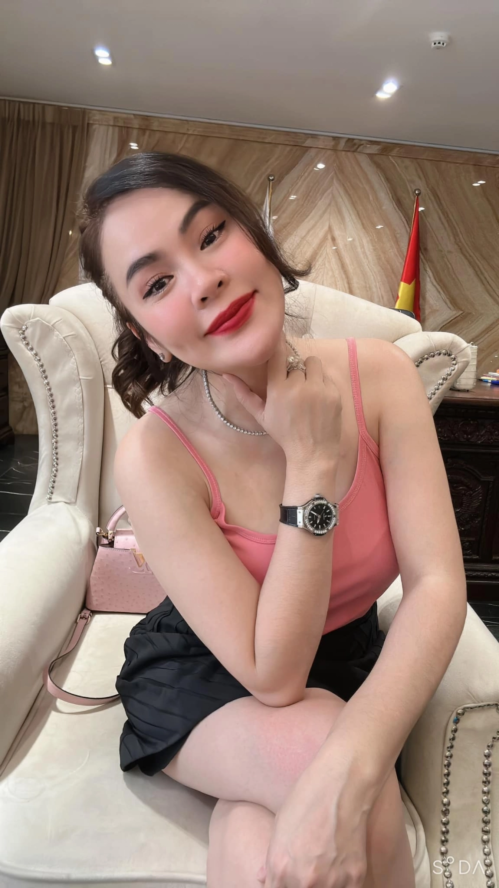 Thông tin chồng hoa hậu Phương Lê là ai khiến cư dân mạng tò mò