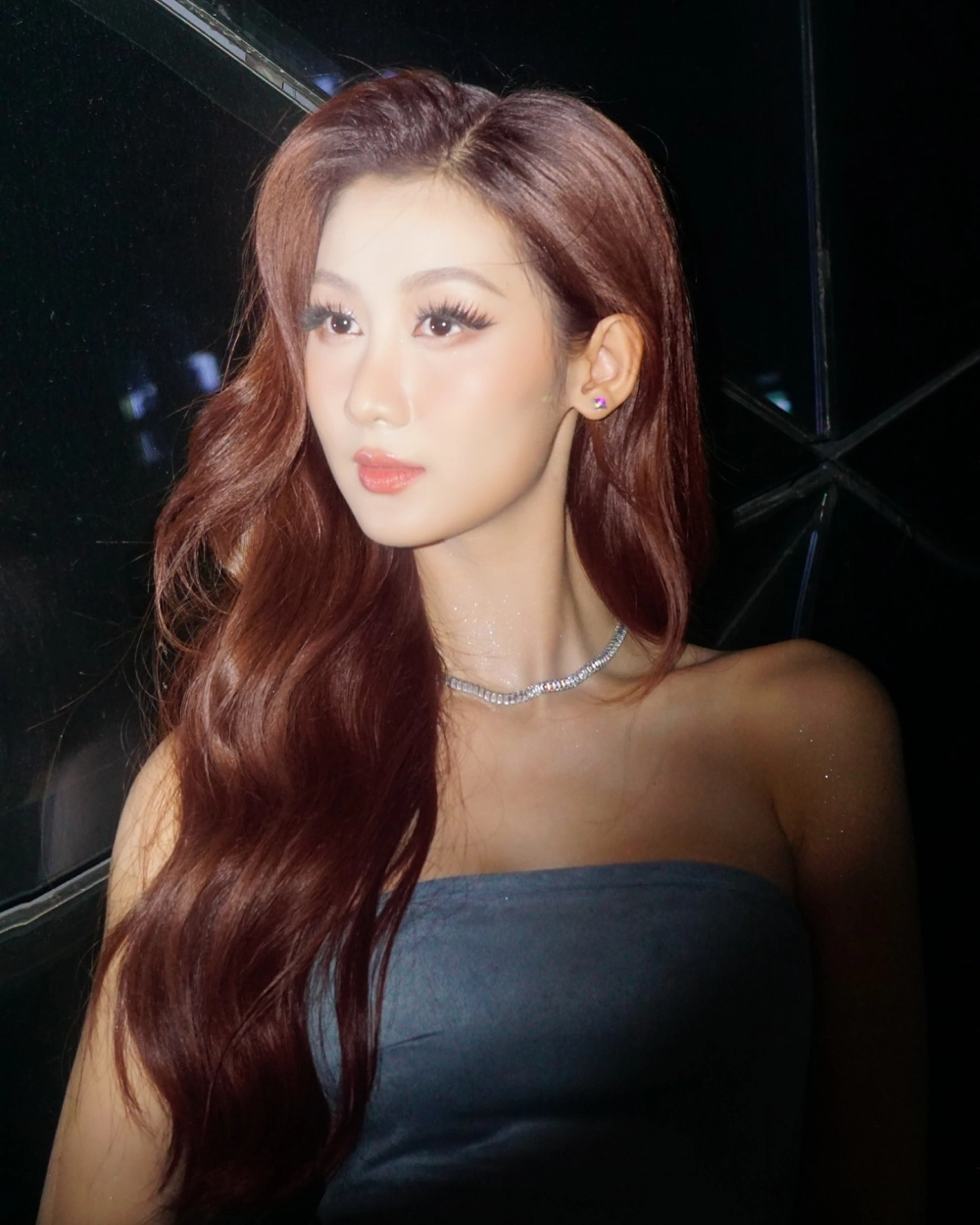 Bức ảnh cũ dấy lên nghi vấn hoa hậu Quế Anh phẫu thuật thẩm mỹ