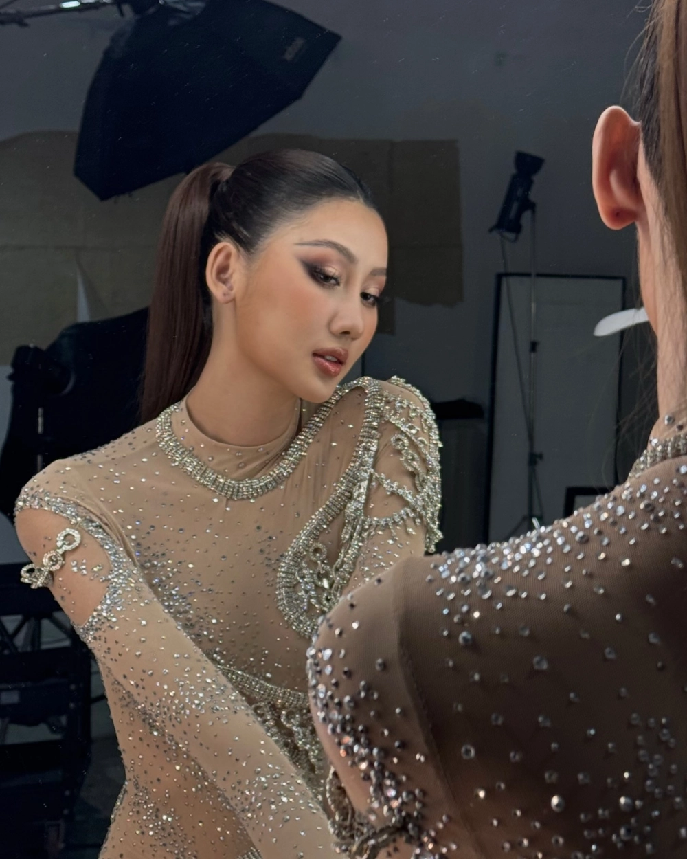 Visual trong trẻo như chính cái tên hoa Quế Anh