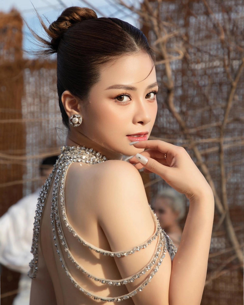 Visual truyền cảm qua bản Hào khí Việt Nam Dương Hoàng Yến