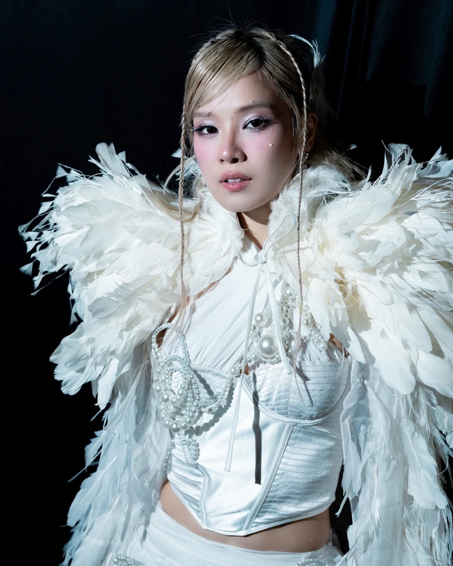 Tấm hình giàu cảm xúc từ lời bài hát Hoàng Yến Chibi ừ em xin lỗi