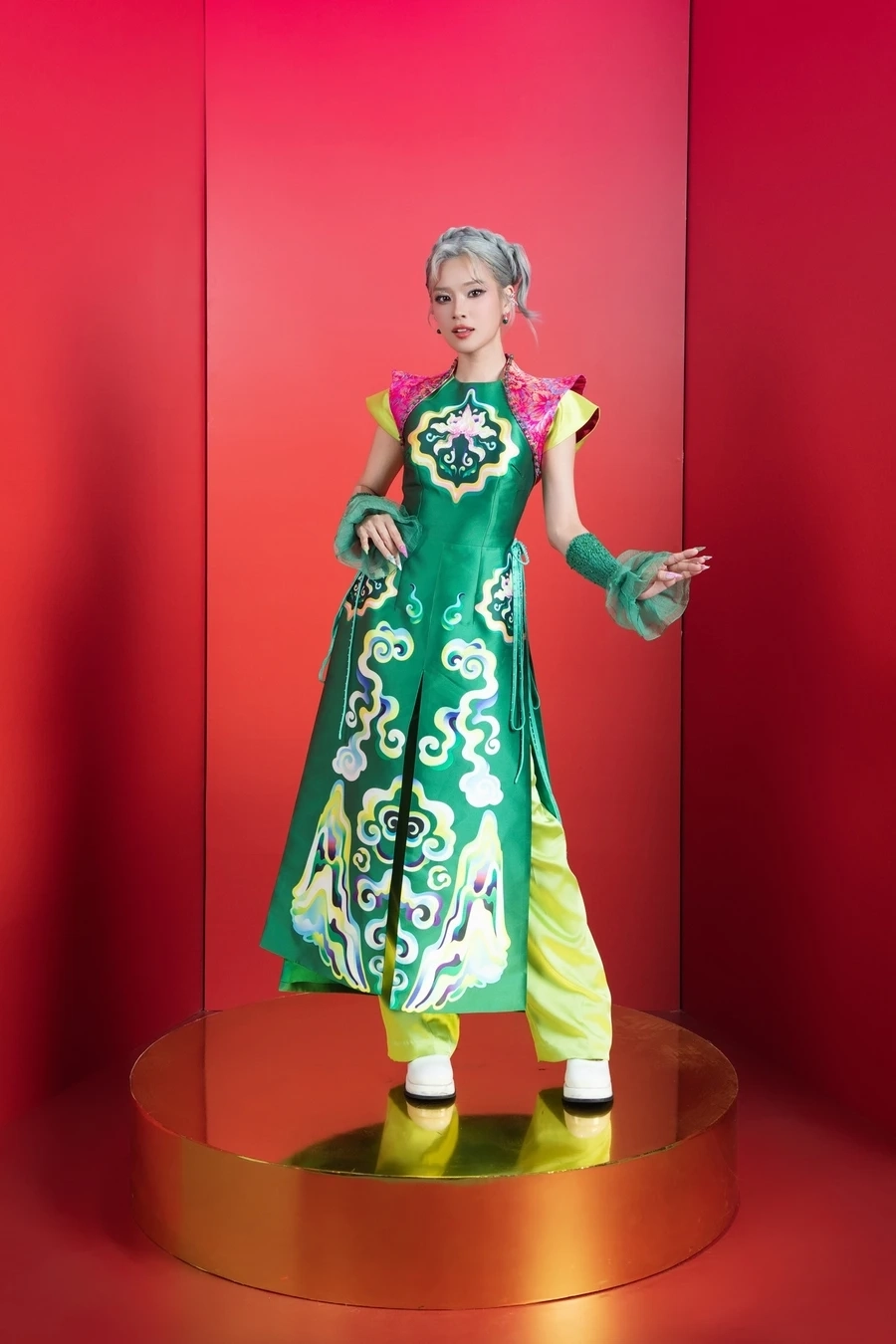 Hình ảnh khiến fan thắc mắc Hoàng Yến Chibi bao nhiêu tuổi