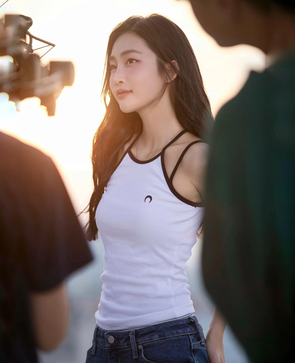 Góc ảnh dịu dàng trong mùa thu cho em Juky San